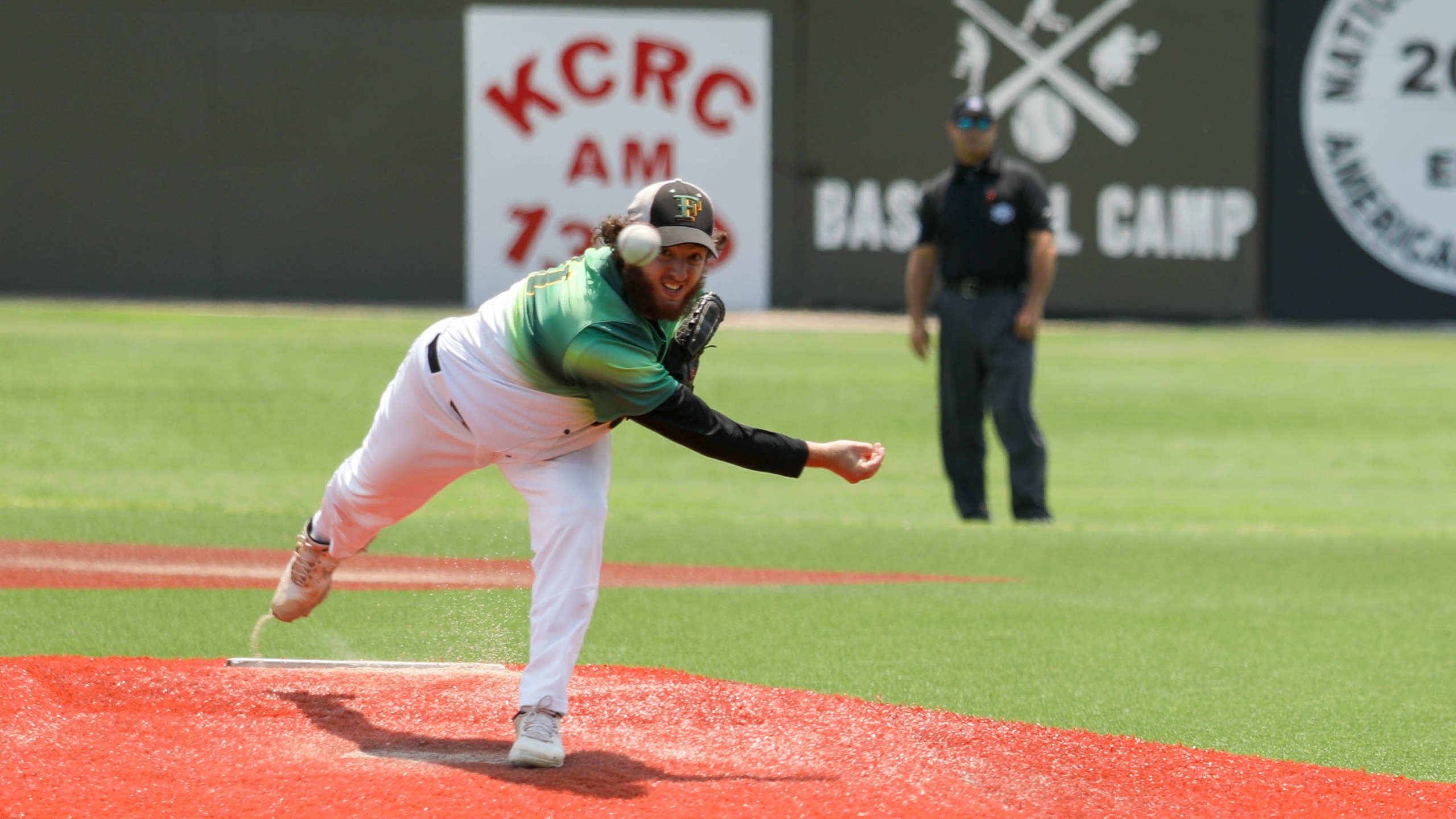 Cougars Drop Opening Game Of World Series