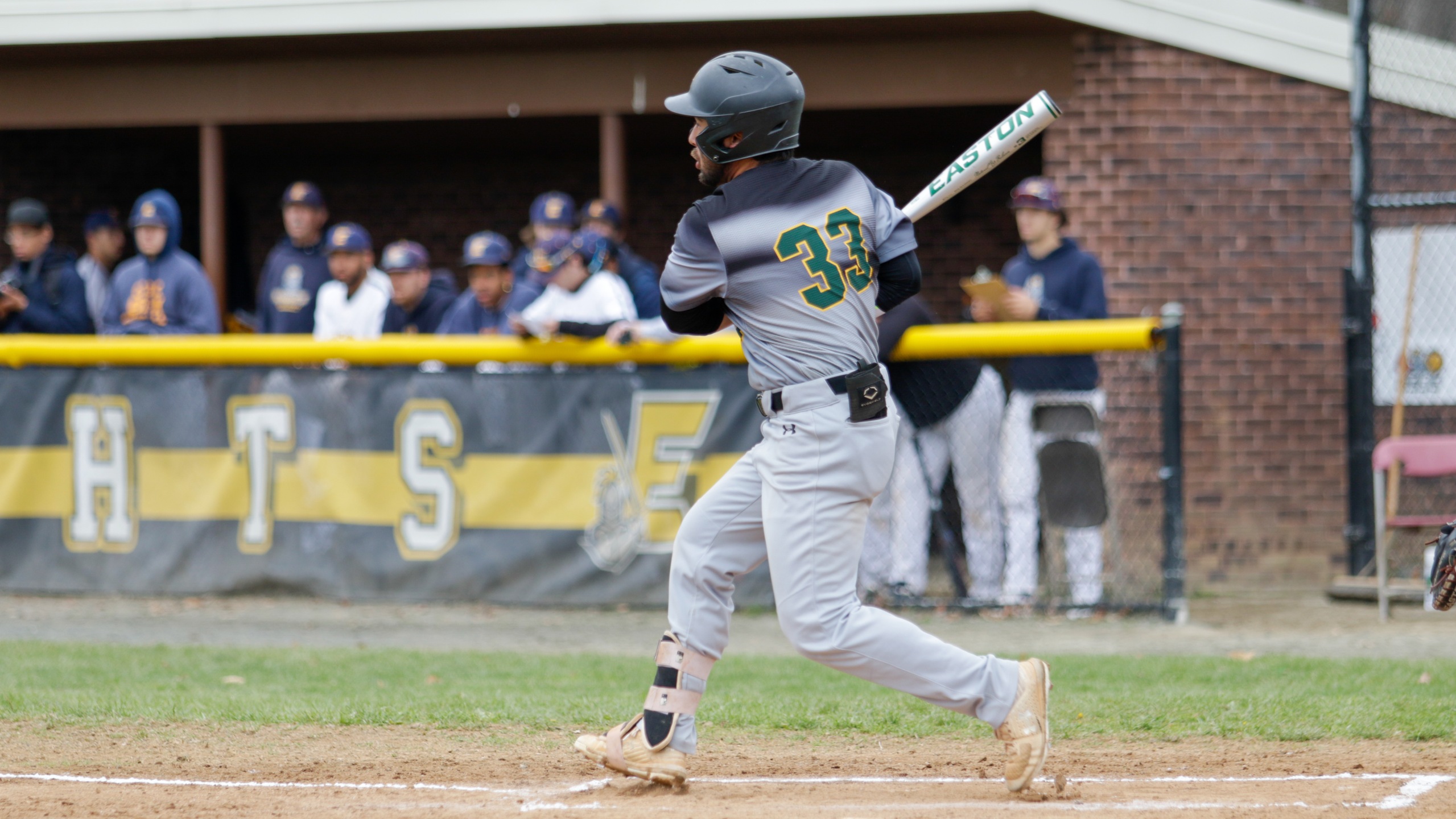Baseball Slugs Their Way To Sweep Of Lakers
