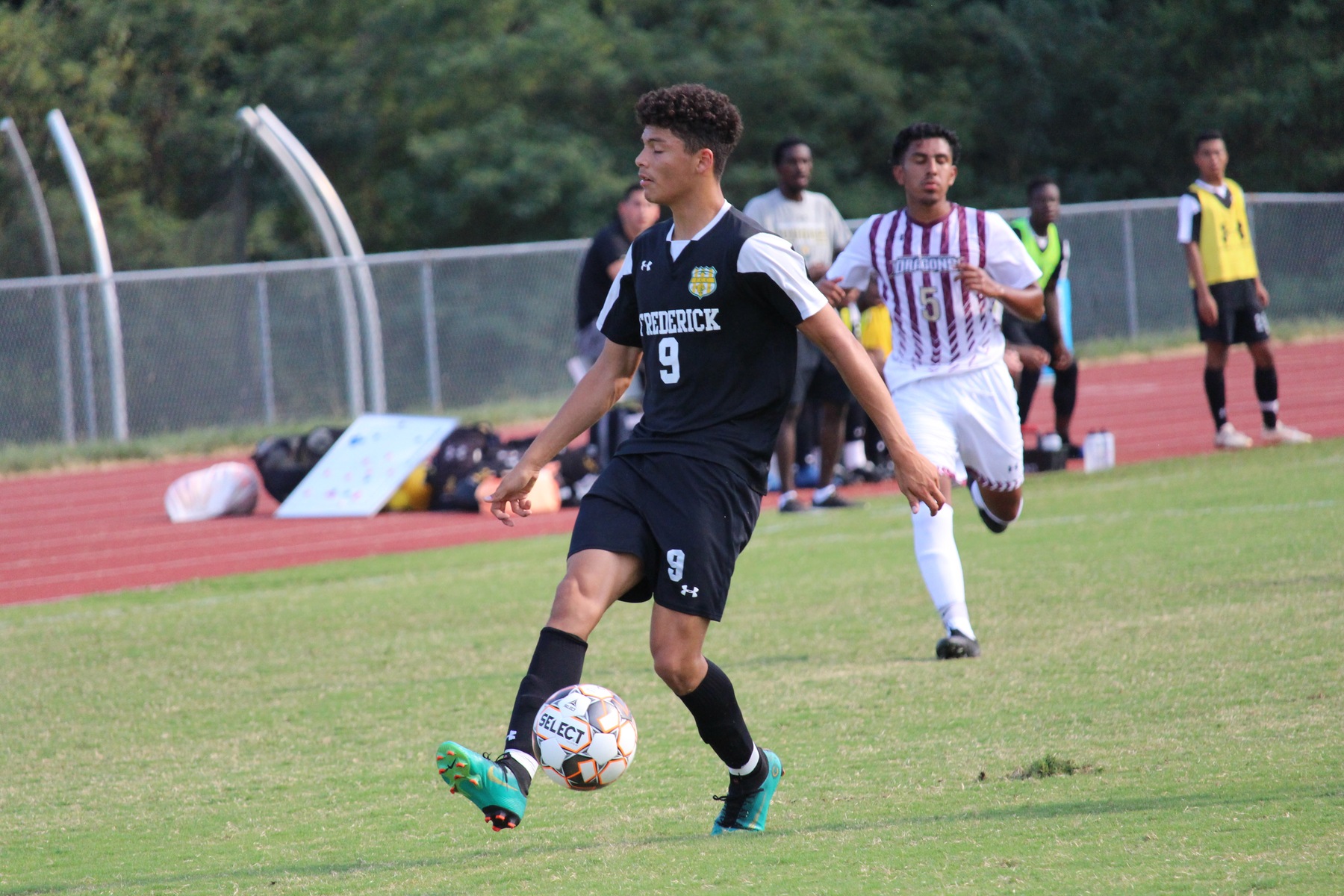 Marques-Rodriguez Shines in Men&rsquo;s Soccer Victory