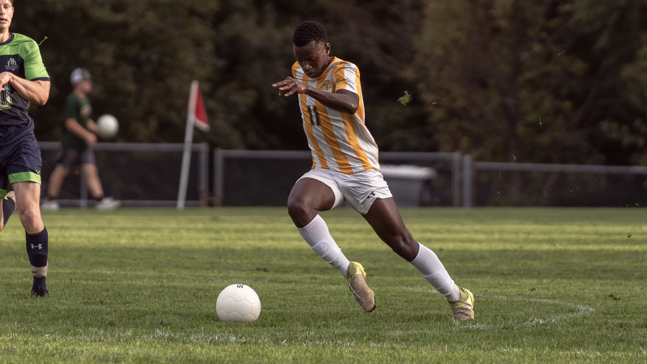 Cougars Outlast Trojans in Exciting Region 20 Win