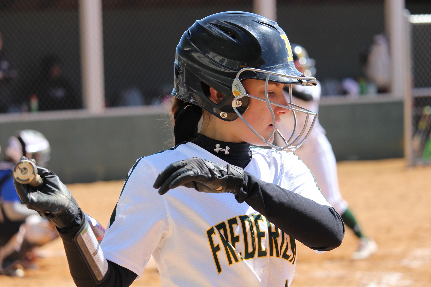 Softball Falls Short in Matchup Against Schoolcraft