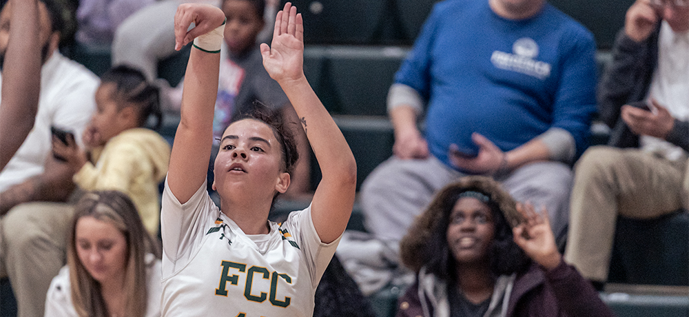 Cougars Edged Out Seahawks in Thrilling Comeback Victory 70-68